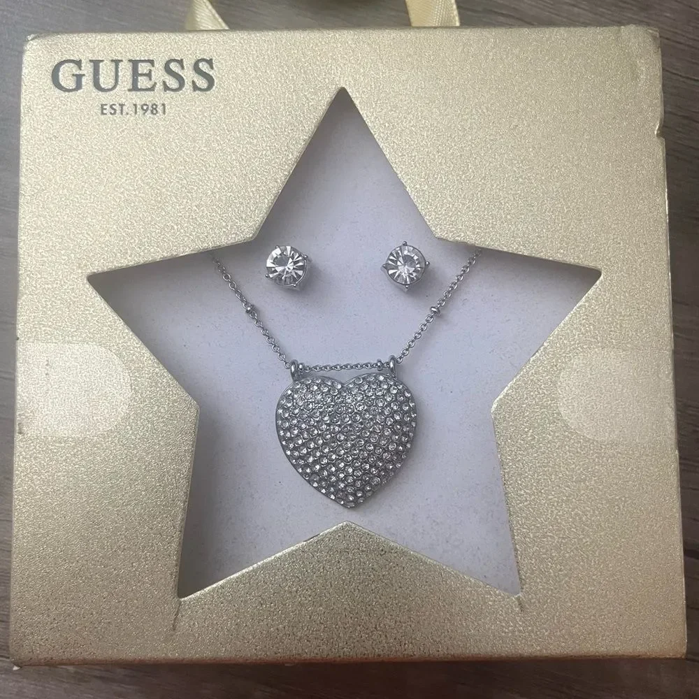 GUESS <3 NECKLACE & EARRINGS SET - Picture 3 of 6